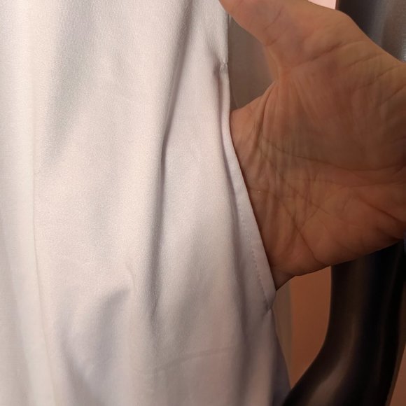 NWT Spaghetti Strap Button Down V Neck Flowy Dress With Pockets S - Picture 5 of 9